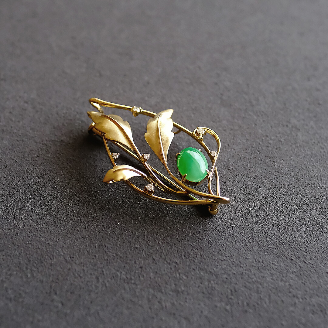 K18 翡翠グリーン葉っぱ型ブローチ