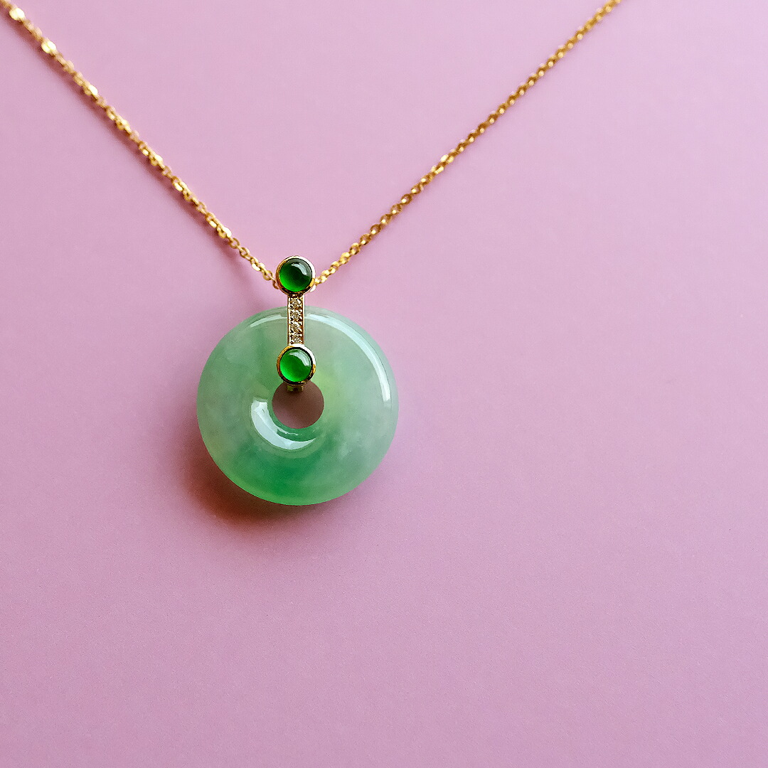 楽天市場】翡翠(ヒスイ)璧 × ダイヤモンド × K18YGペンダント