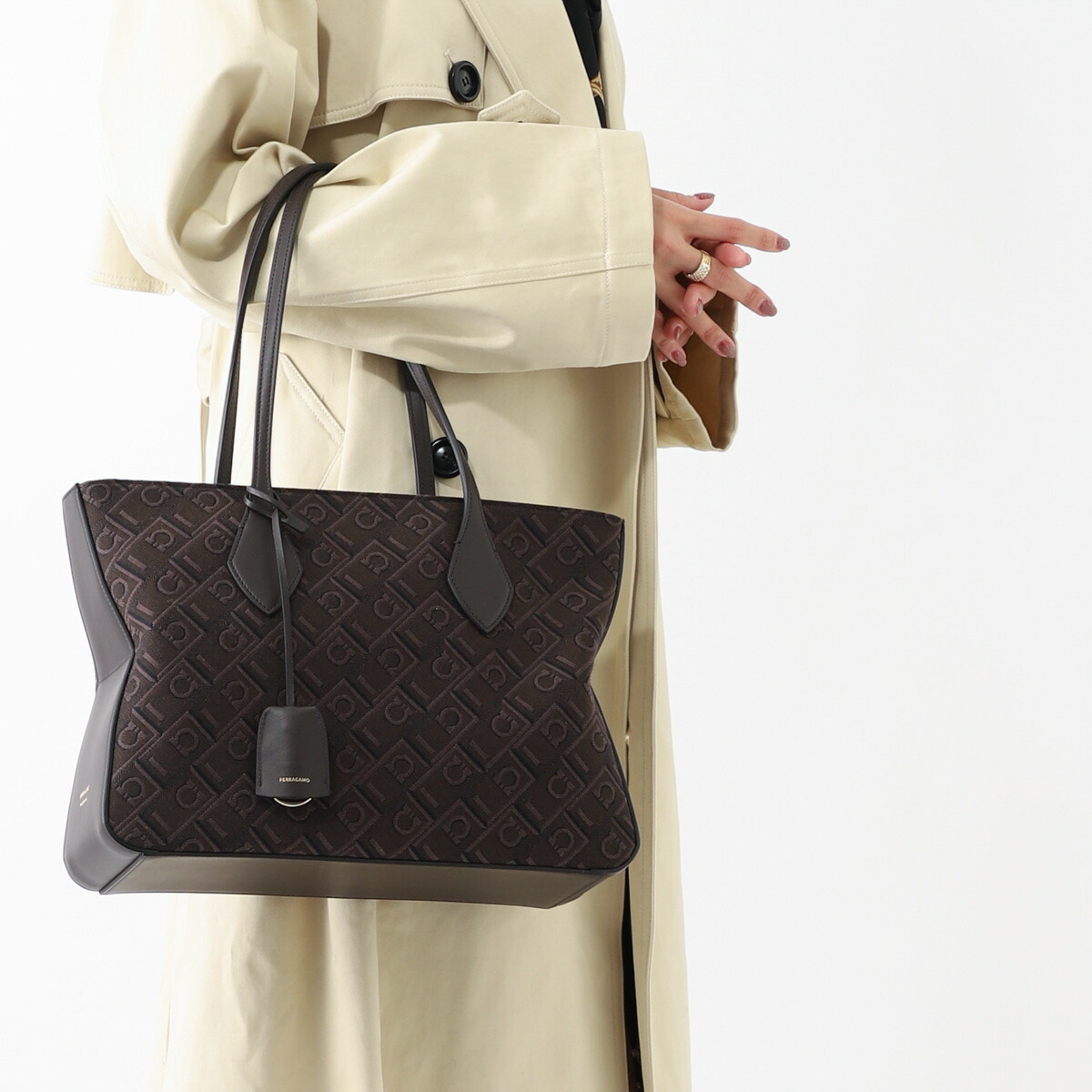 楽天市場】フェラガモ FERRAGAMO トートバッグ ブラウン レディース
