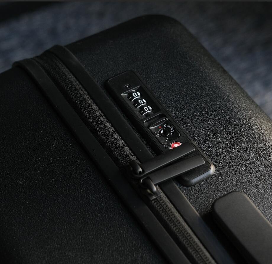 楽天市場】[aucentic] スーツケース キャスターストップ付き キャリー