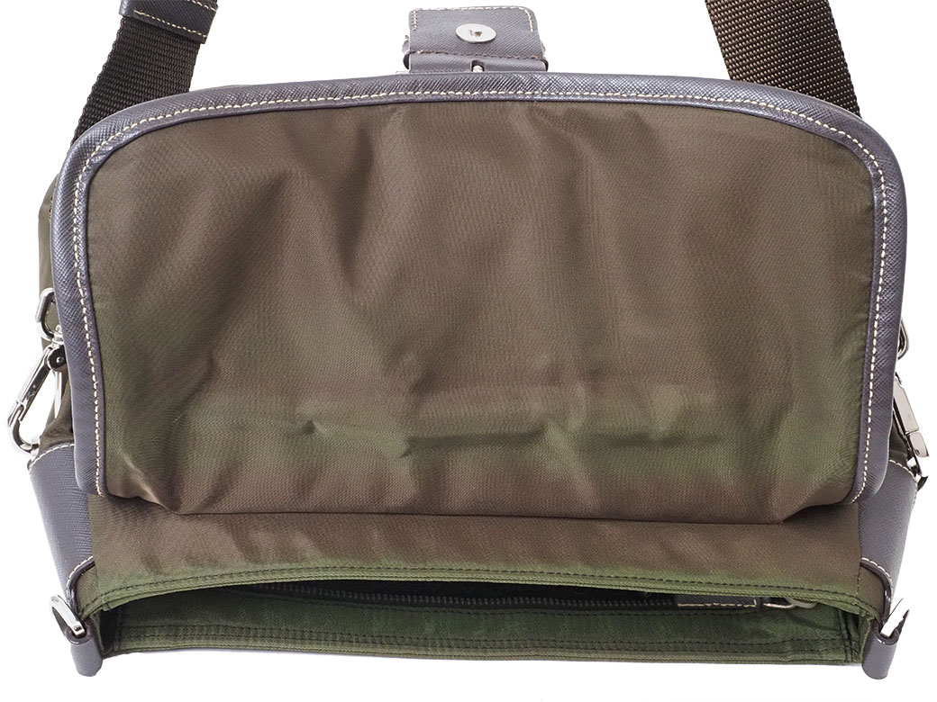 PRADA ナイロン ショルダーバッグ カーキ フラップ ベルト プラダ