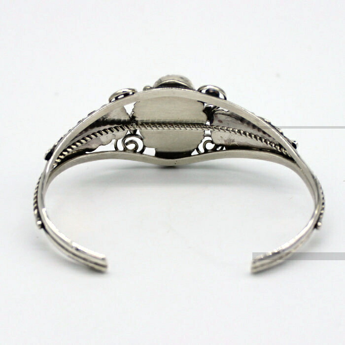 ナバホ族 「SterlingTahe」 シルバーアクセサリーオープンバングル