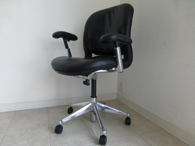 楽天市場】 □正規品ハーマンミラー エクア2チェア 黒革