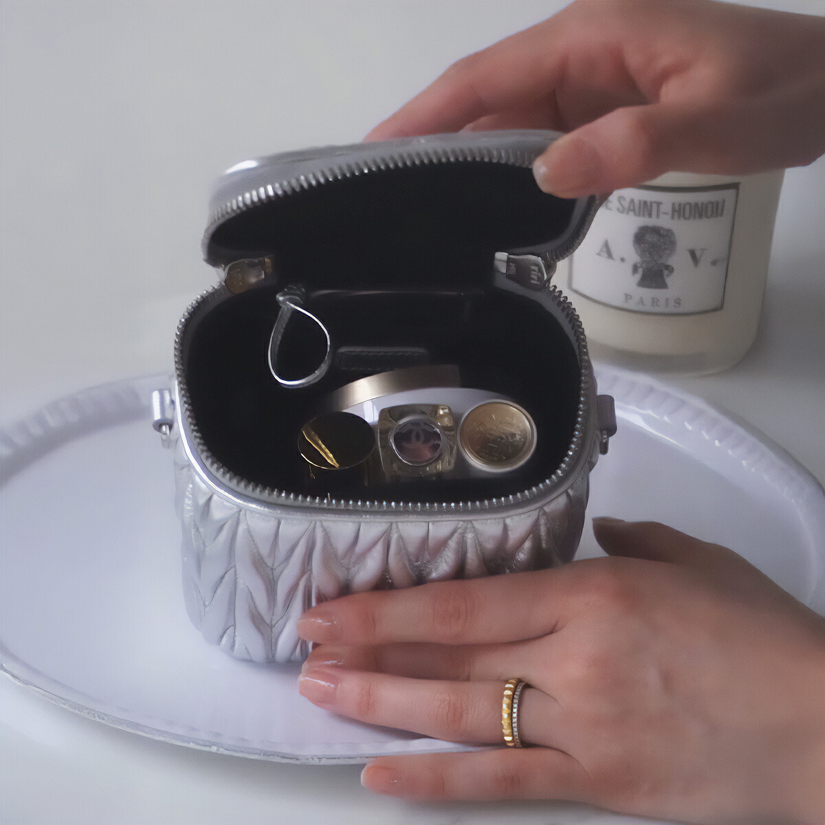 楽天市場 | インポートセレクトmusee - 【MIU MIU】の美学が詰まった