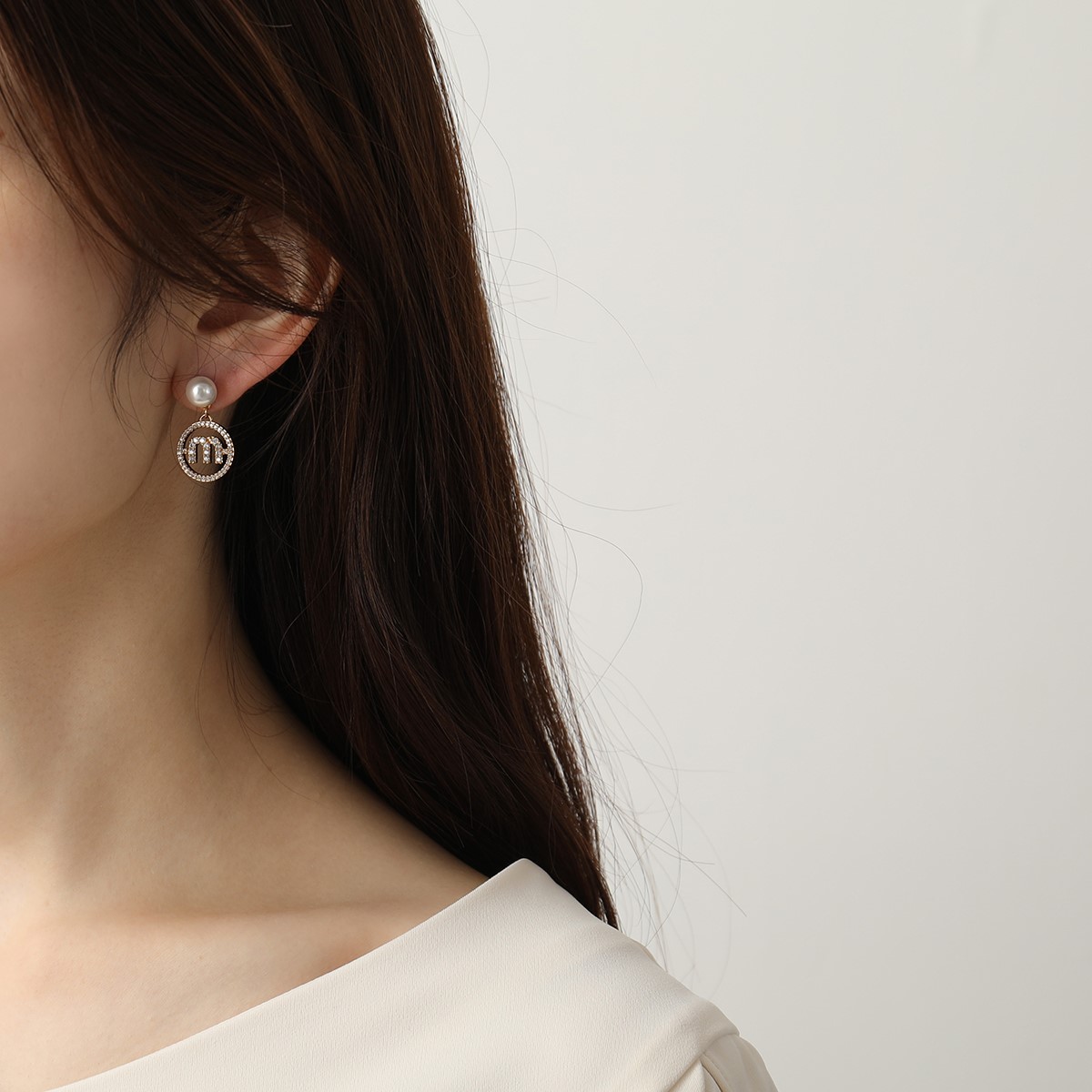 楽天市場】MIUMIU ミュウミュウ 5JO647 2DAM パール クリスタル ピアス