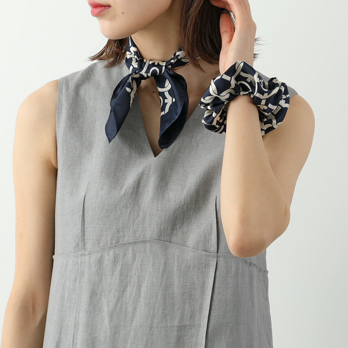 楽天市場】SALVATORE FERRAGAMO フェラガモ シュシュ+スカーフ 34 0318