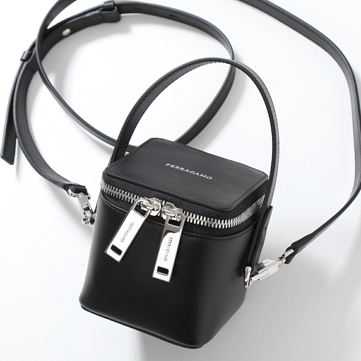 楽天市場】FERRAGAMO フェラガモ ショルダーバッグ 22 0481 レディース