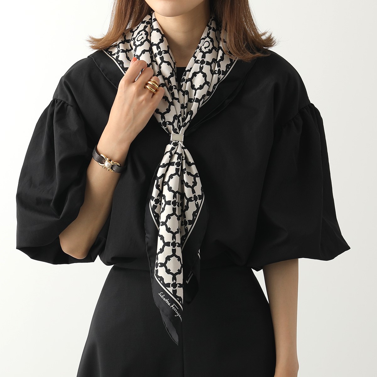 楽天市場】SALVATORE FERRAGAMO フェラガモ スカーフ 31 0054