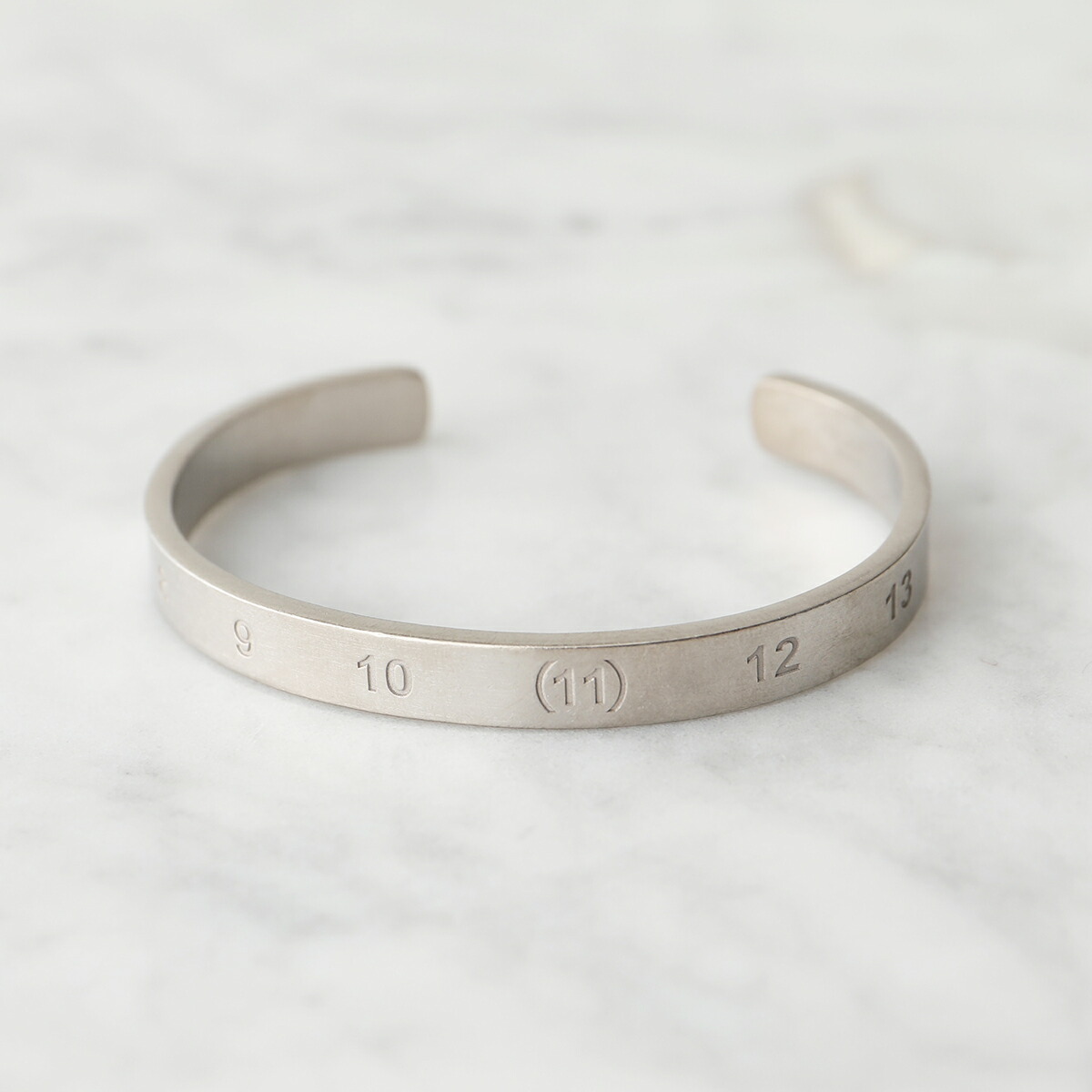 楽天市場】MAISON MARGIELA メゾンマルジェラ 11 バングル SI8UY0003