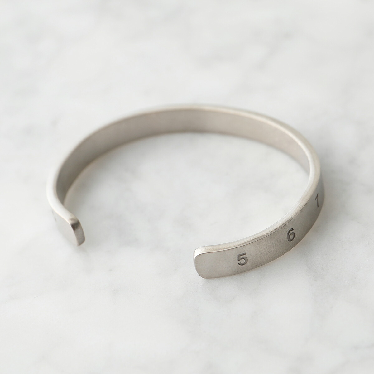 楽天市場】MAISON MARGIELA メゾンマルジェラ 11 バングル SI8UY0003