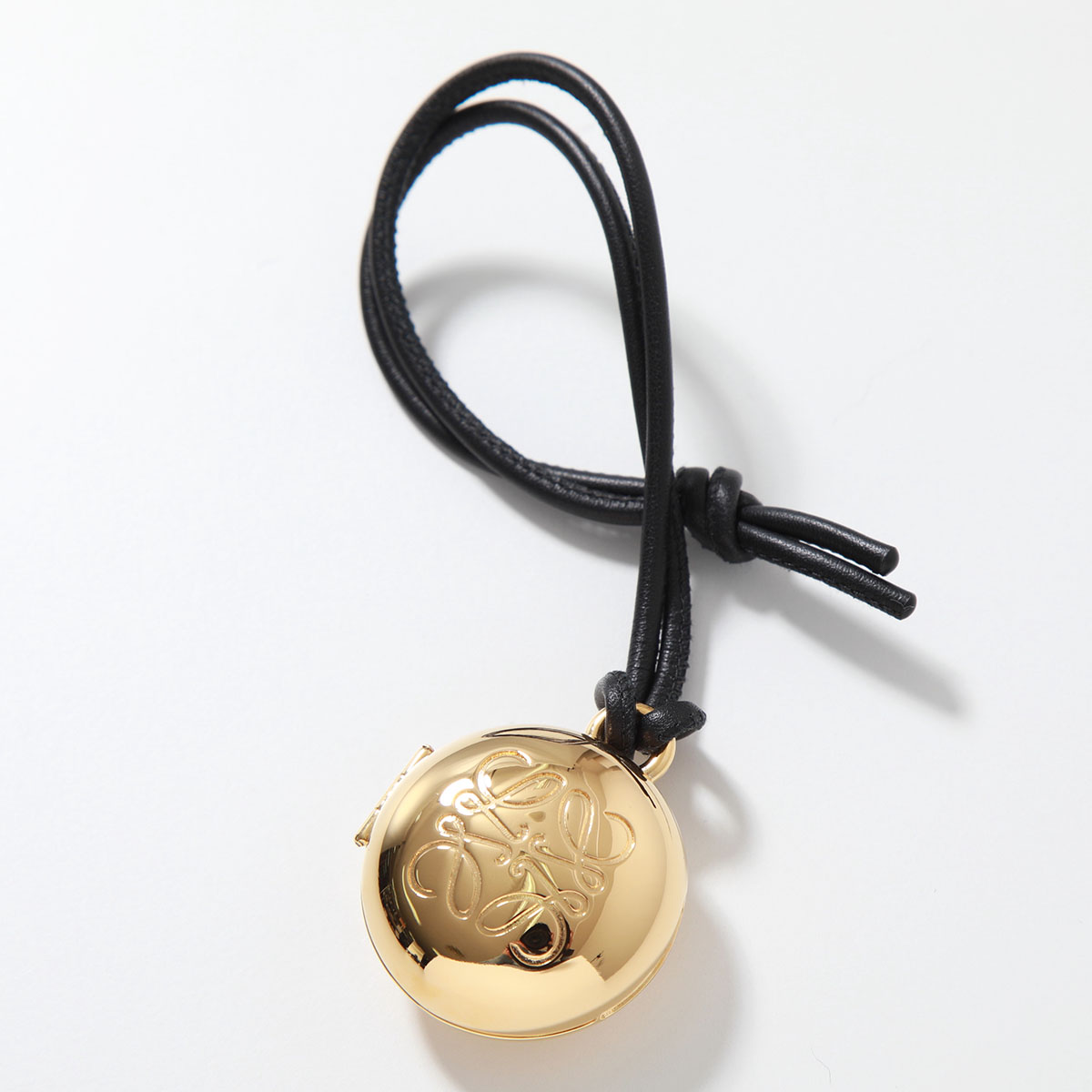 楽天市場】LOEWE ロエベ バッグチャーム ANAGRAM PEBBLE LOCKET CHARM