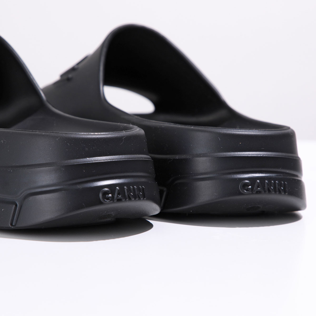 楽天市場】【最大2万円OFFクーポン対象・3/1限定】GANNI ガニー