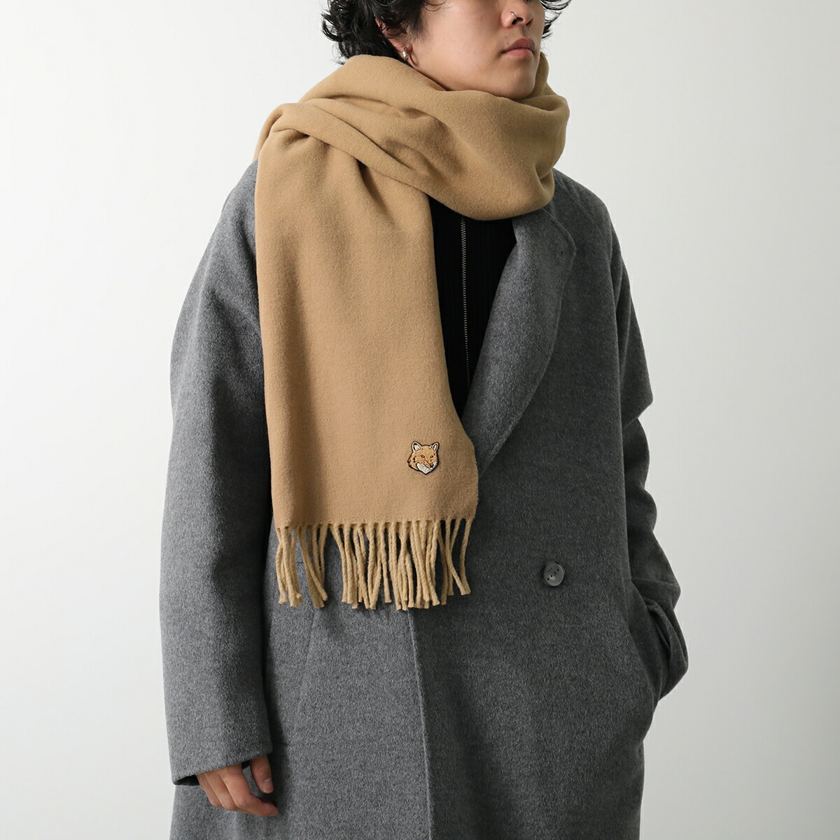 楽天市場】MAISON KITSUNE メゾンキツネ マフラー NM06201 WA0018