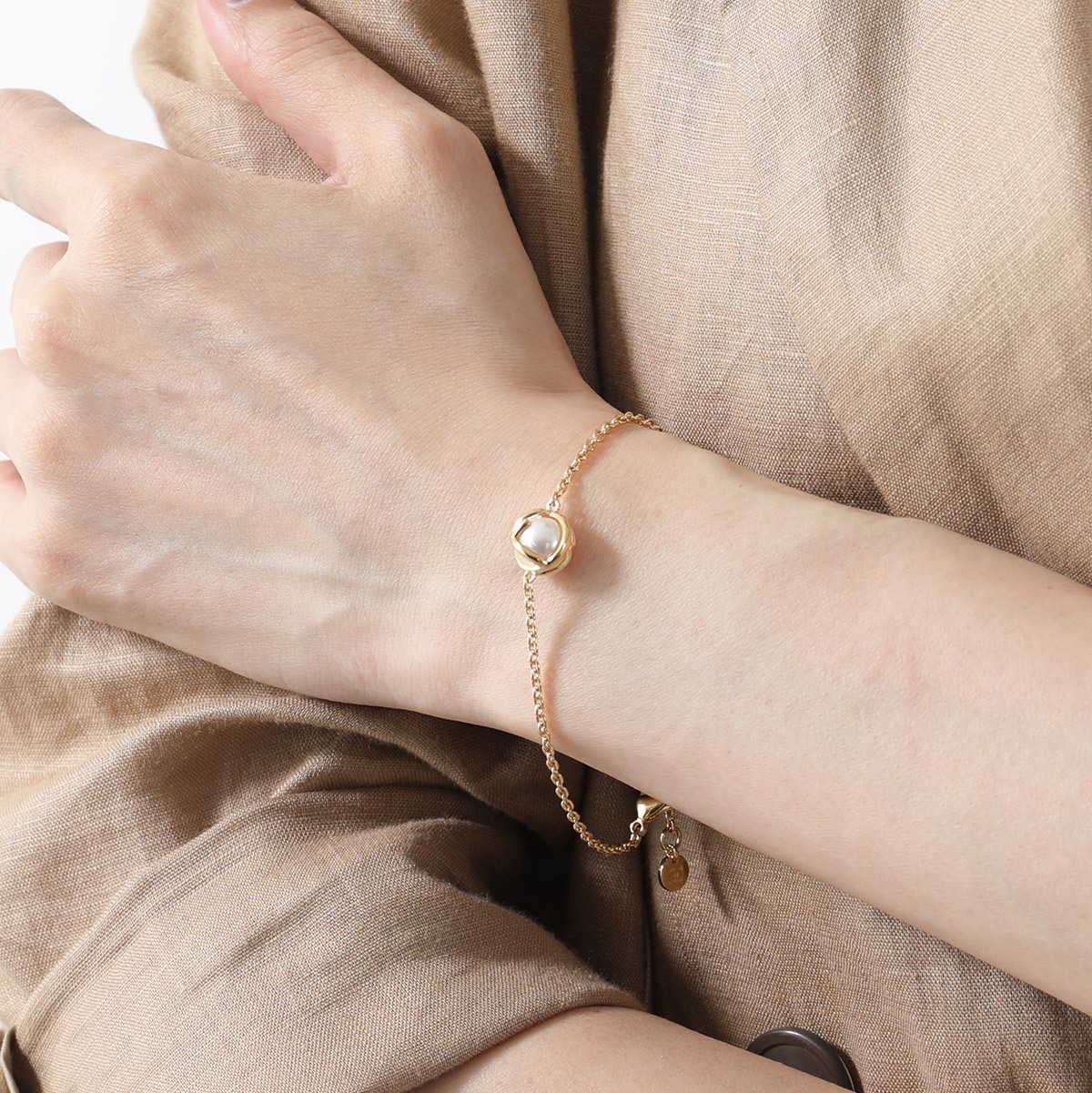 楽天市場】FENDI フェンディ ブレスレット F IS エフ イズ 8AK815 A5TO