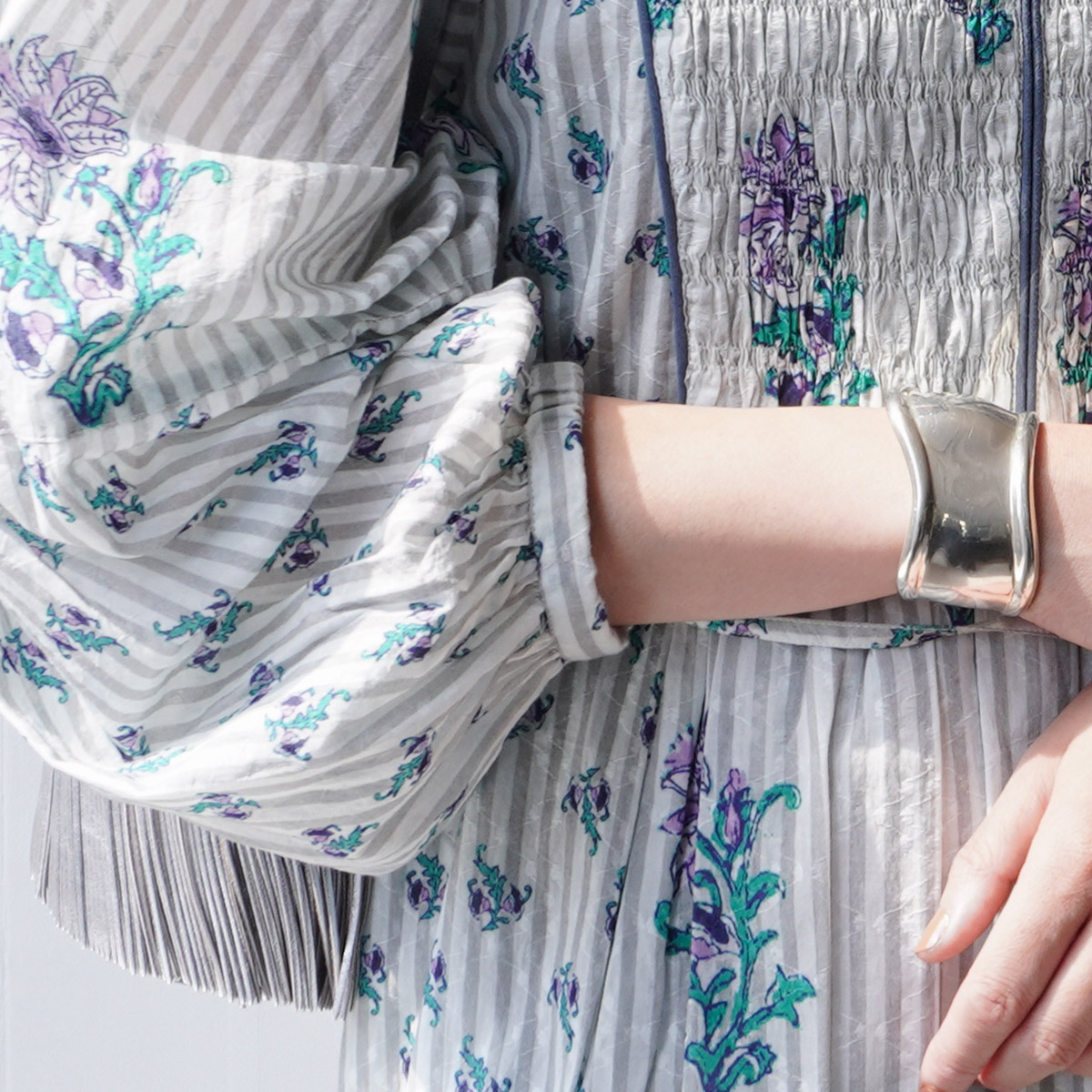 ヌキテパ 薄紫色の刺繍入り長袖ワンピース 楽天市場】【最大2万円OFF