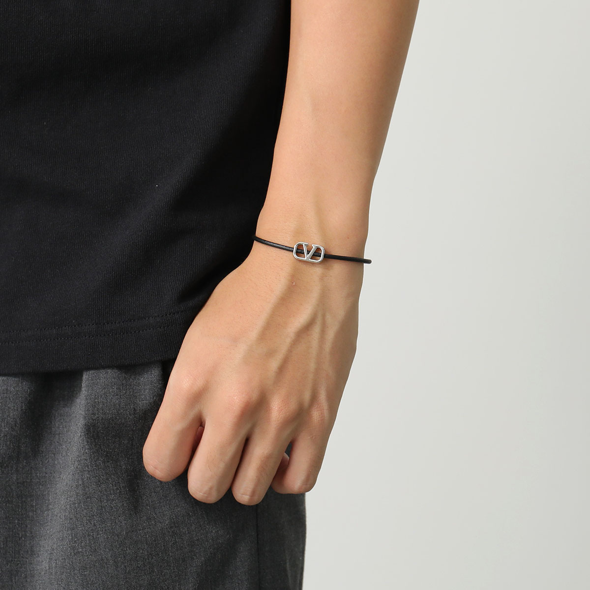 楽天市場】VALENTINO ヴァレンティノ ブレスレット 5Y2J0R89QPE メンズ