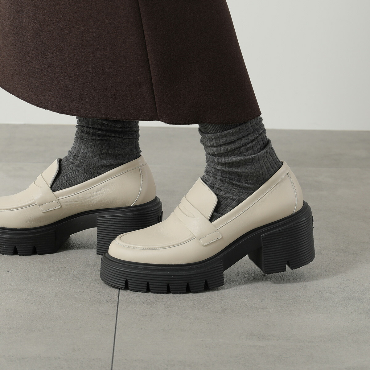 楽天市場】【最大2万円OFFクーポン対象・3/1限定】StuartWeitzman