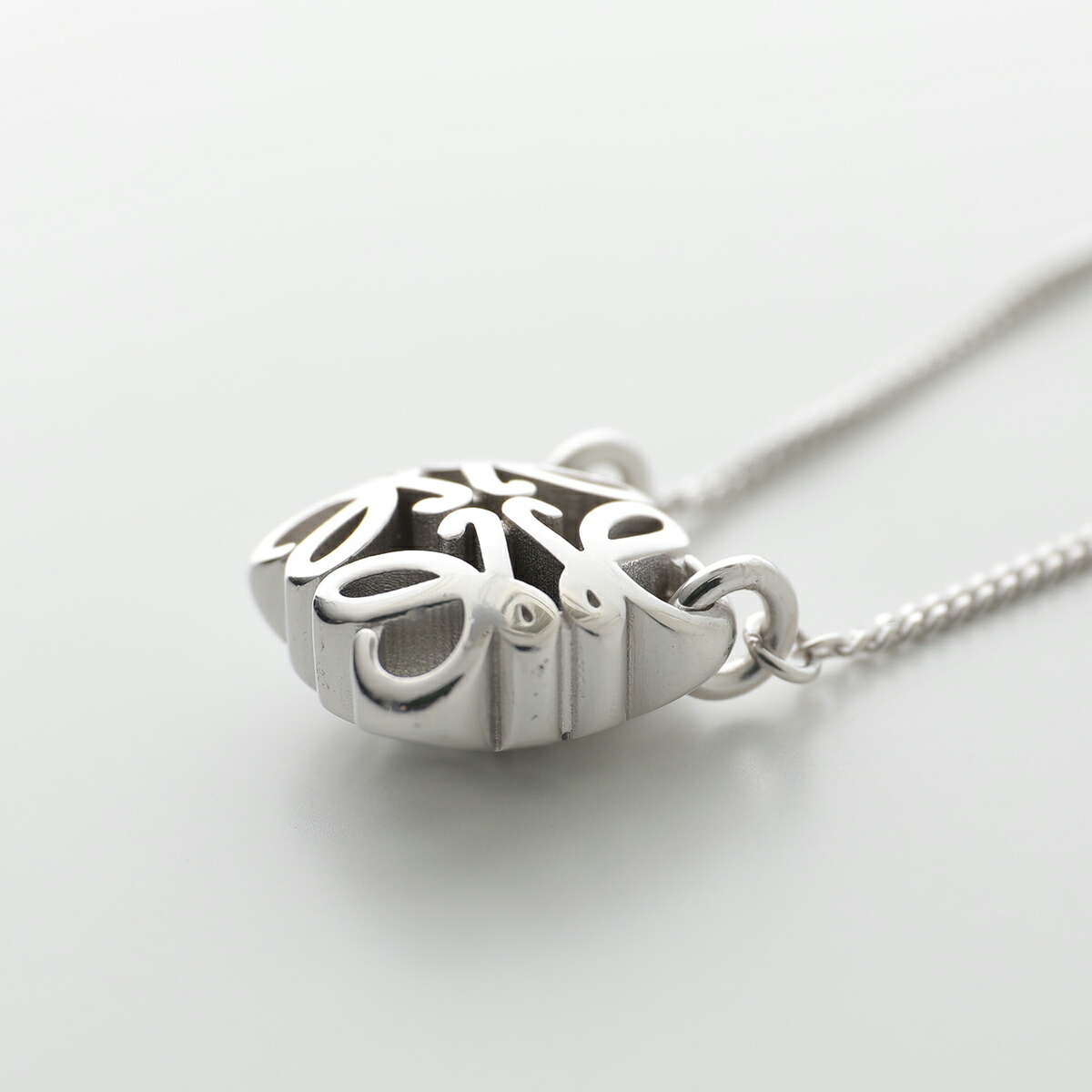 楽天市場】LOEWE ロエベ ネックレス BOMBE ANAGRAM ボンベ アナグラム