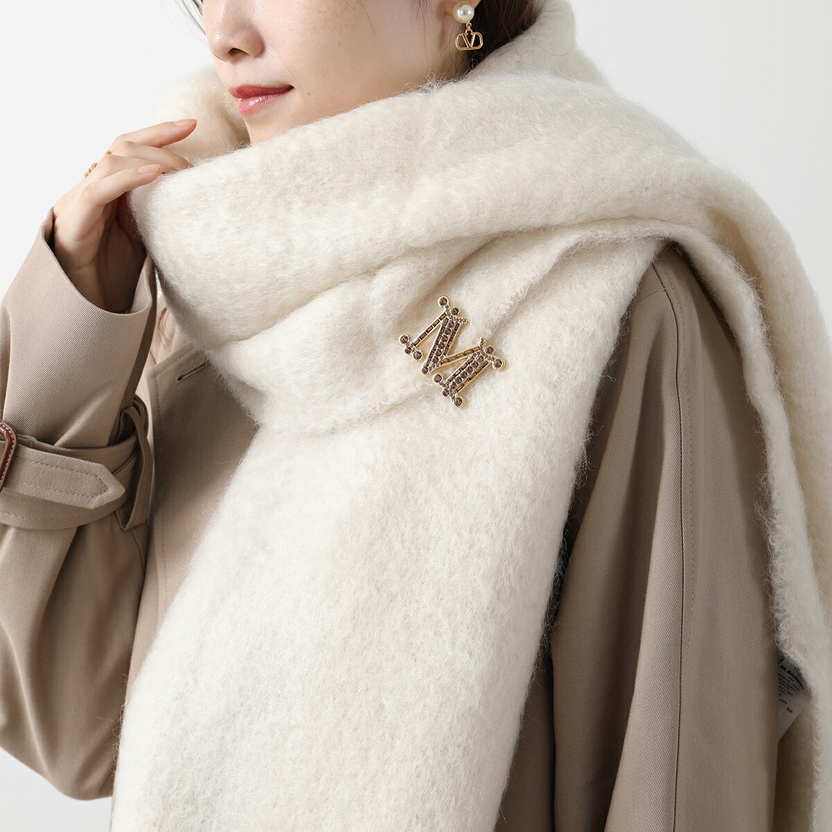 Max Mara ゴールド クリーム色 ロゴブローチ付きポーチ 楽天市場