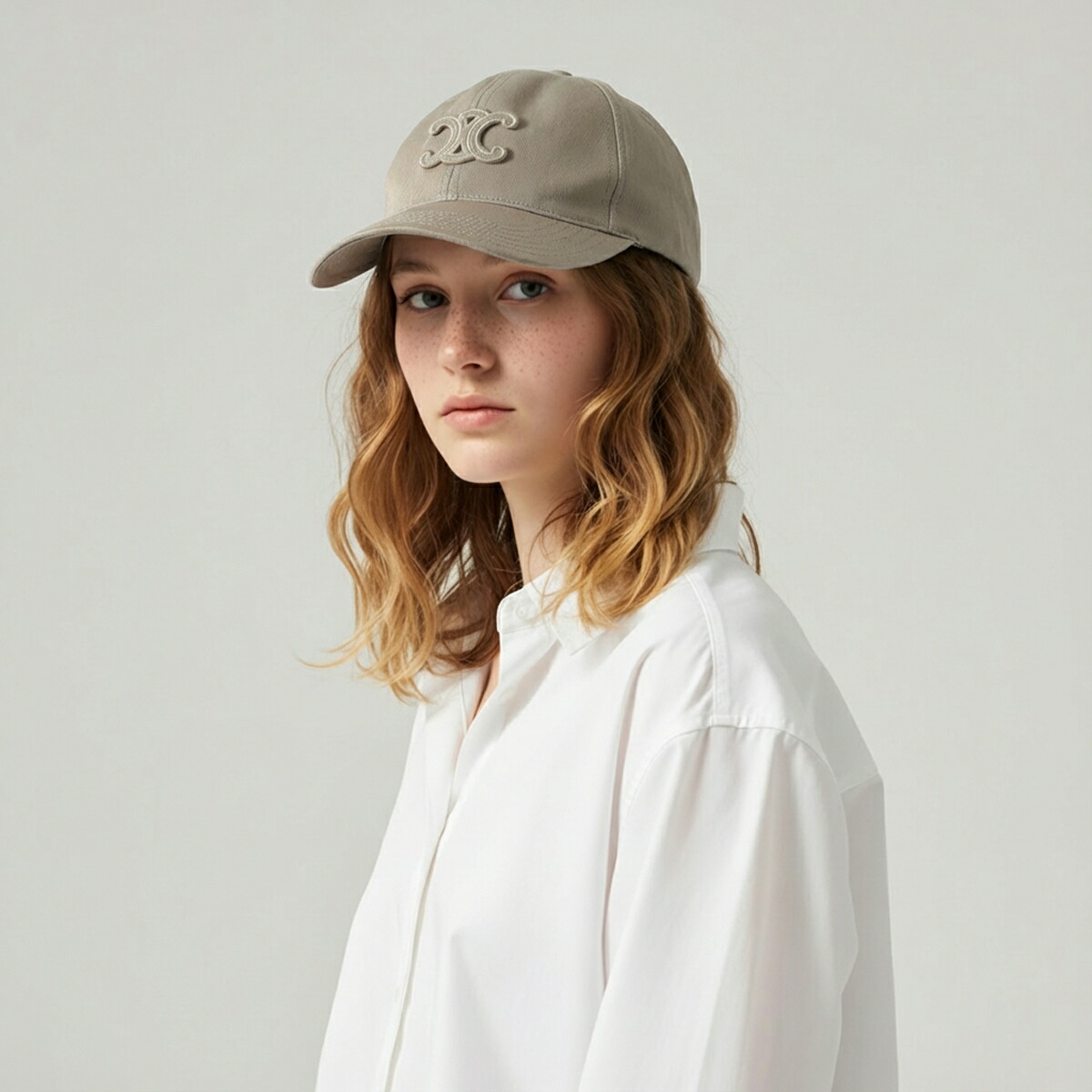 セリーヌ 16 ベースボールキャップ 帽子 ベージュ/ホワイトCELINE 楽天