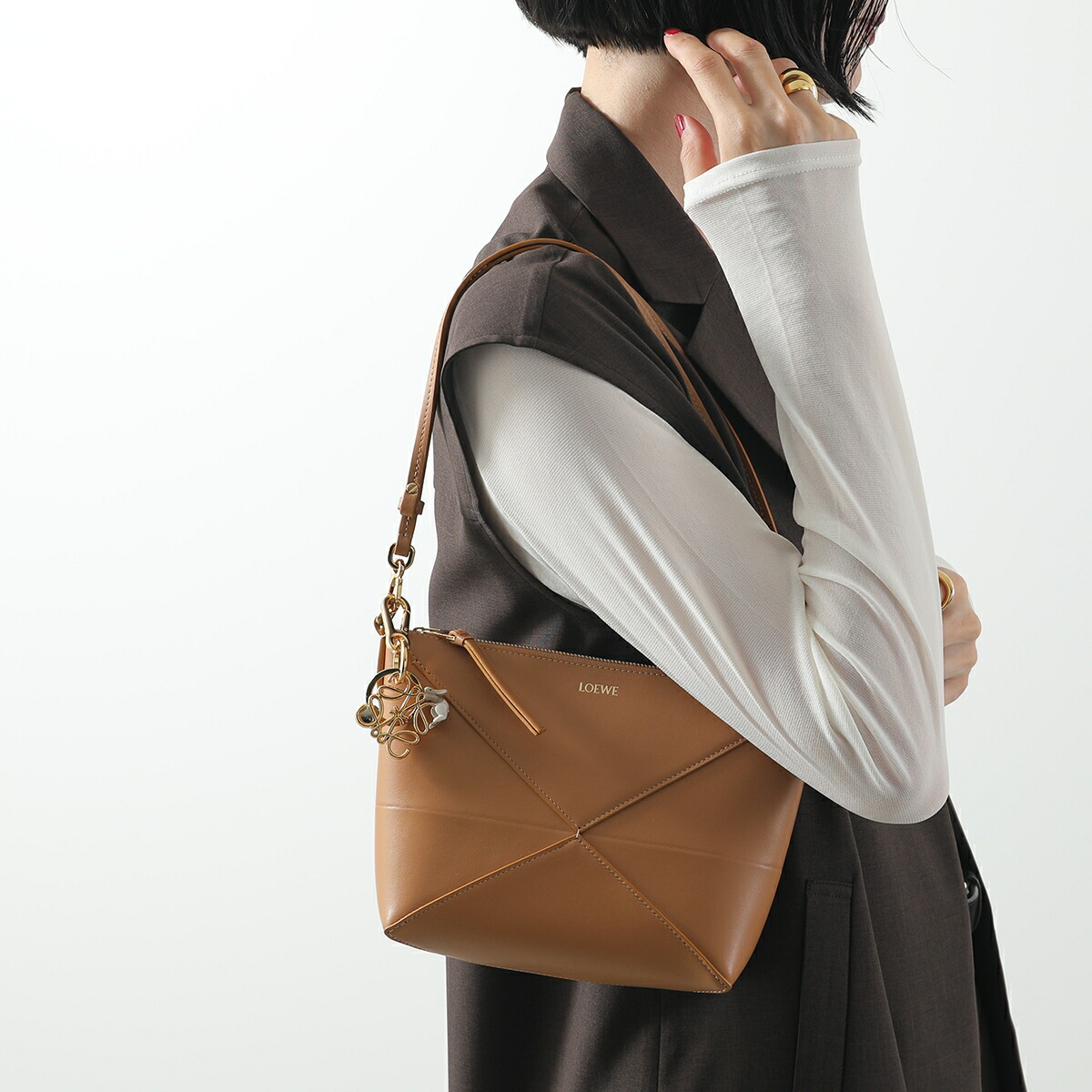 楽天市場】LOEWE ロエベ キーリング ANAGRAM CHARM BUNNY アナグラム