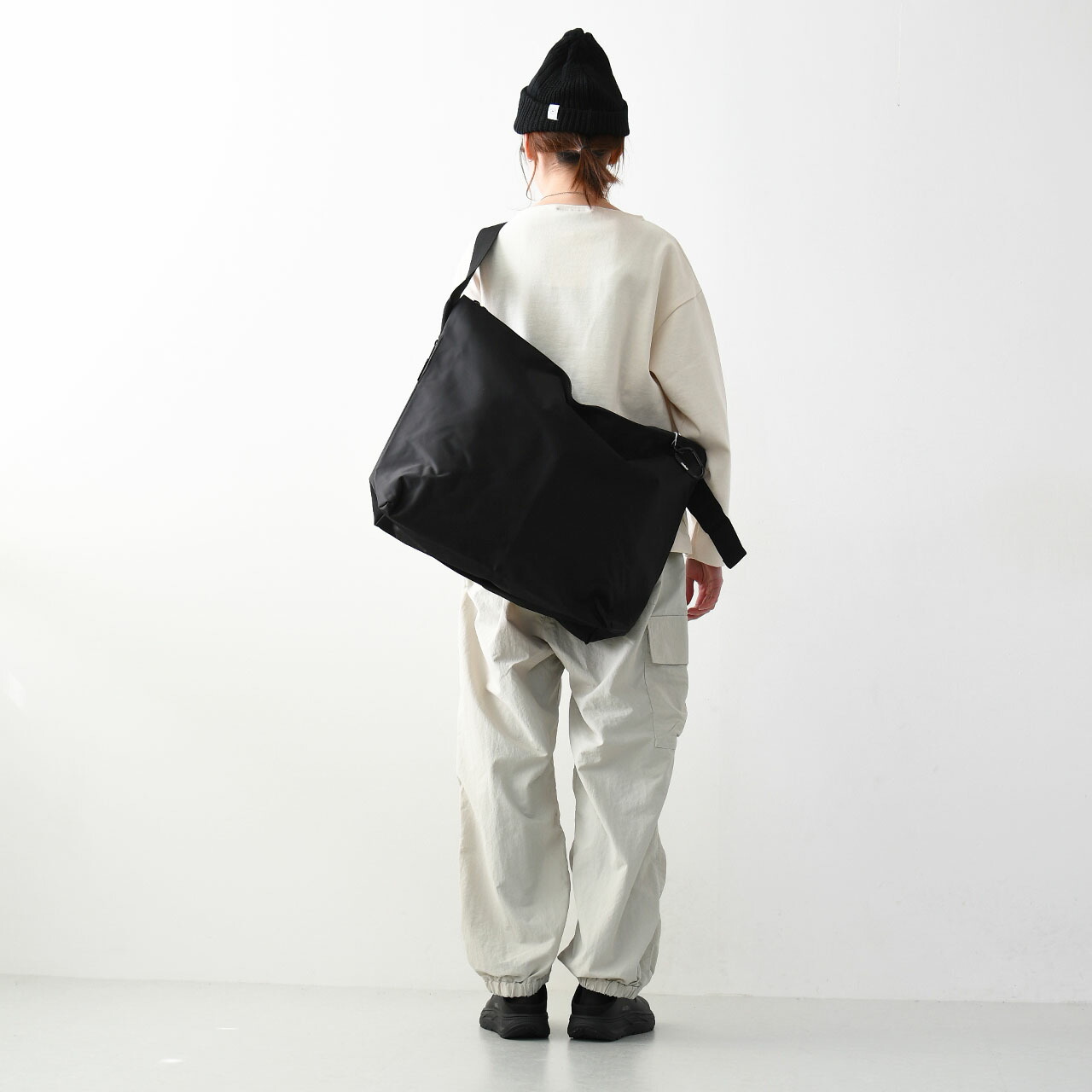 楽天市場】【SALE 20%OFF】meltum [メルタム] NYLON MESSENGER BAG [bg