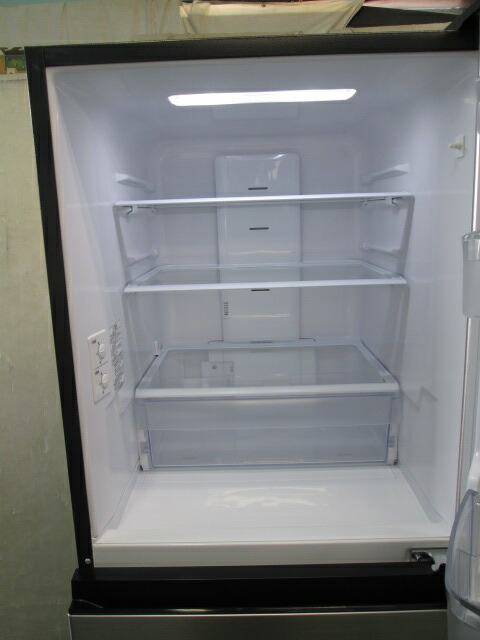 楽天市場】2023年 美品 日立 265L 3ドア 冷凍冷蔵庫 R-27TV(N)(0625AH