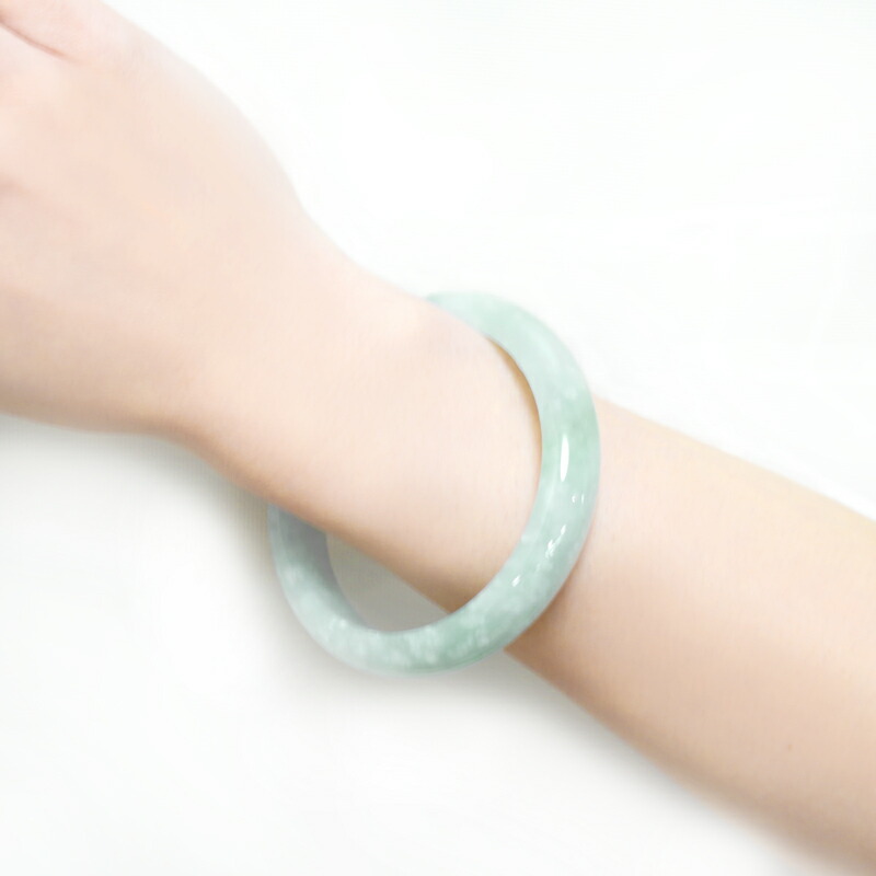 楽天市場】【ｾｰﾙ】翡翠 バングル ジェイダイト ひすいバングル ヒスイ