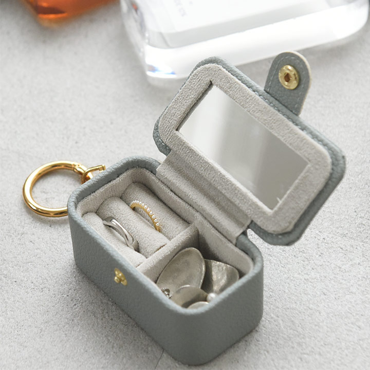 楽天市場】バッグに引っ掛けて持ち運べる ミニアクセサリーケース