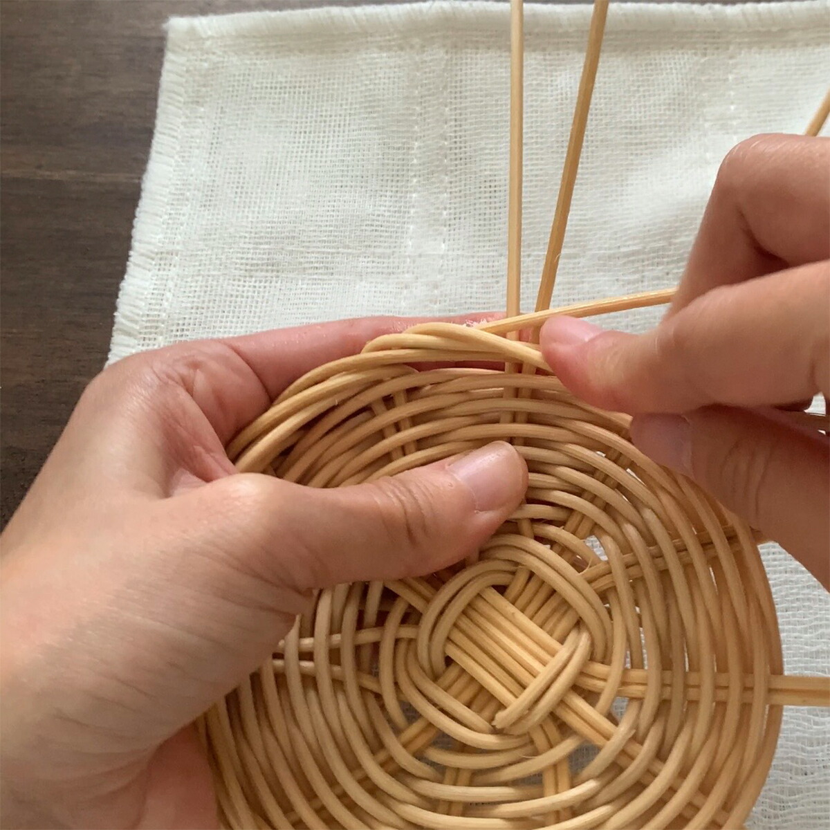 楽天市場】籐丸芯 約100g 直径2.5mm 【 藤工芸 かご編み 藤細工 ラタン