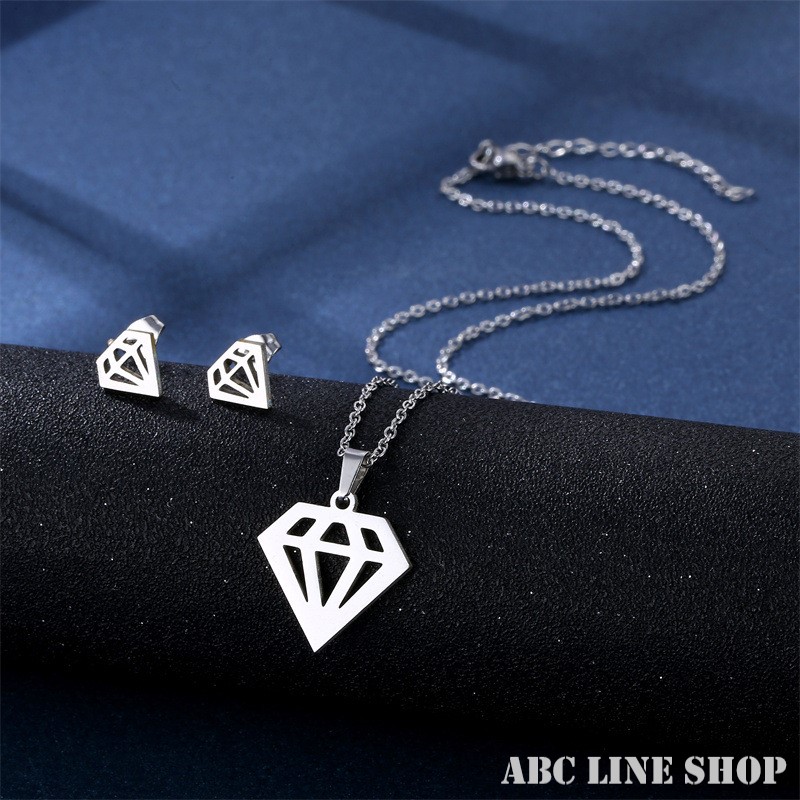 楽天市場】ピアス ネックレス ダイヤモンド CARAT モチーフ SEVENTEEN