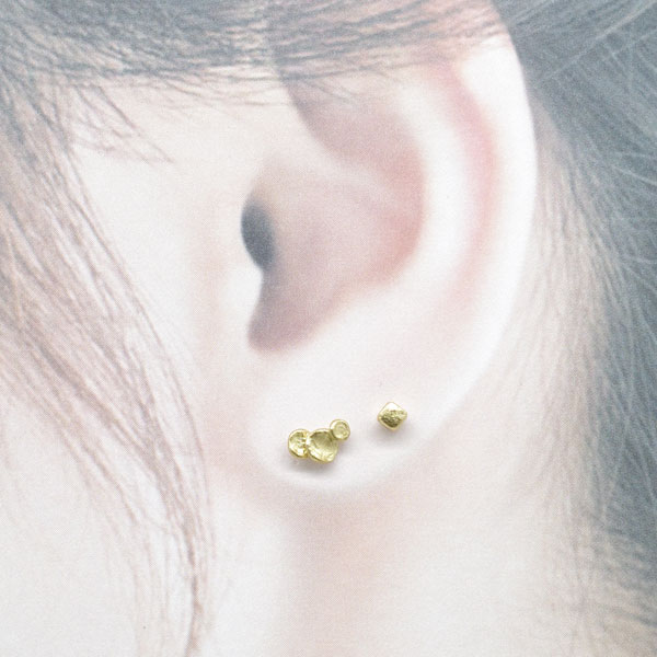 楽天市場】【ピアス】22金セカンドピアスこもれび・丸3つ・泡軸の太