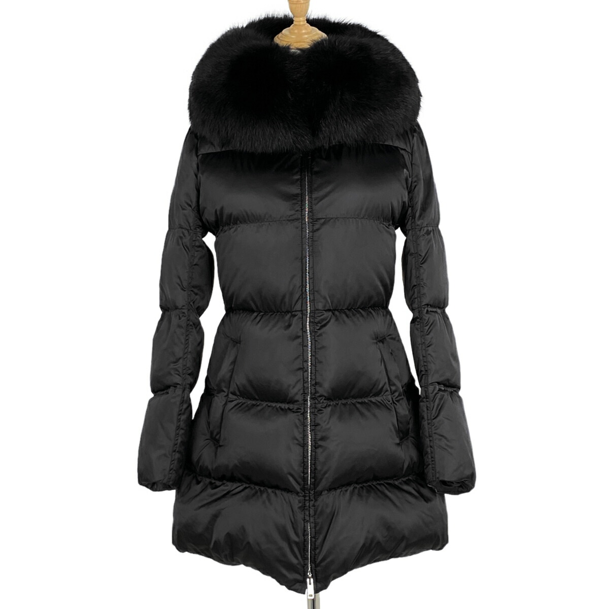 楽天市場】プラダ PRADA ロゴプレート ダウンコート ブルーフォックス