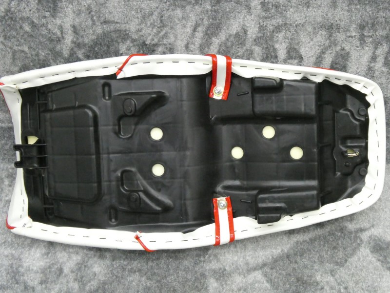 楽天市場】NC39 NC42 白赤 タックロールシート/ CB400SF