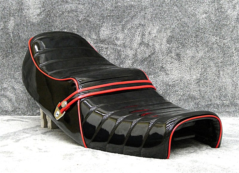 楽天市場】ホーク2 黒赤エナメル タックロールシート / CB250T CB400T