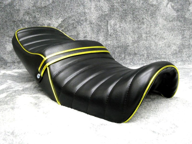 楽天市場】XJR400 前期 黒金 タックロールシート : カスタム