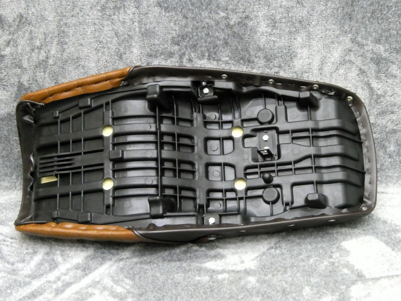 楽天市場】XJR400 前期 茶ツートン タックロールシート/ 4HM