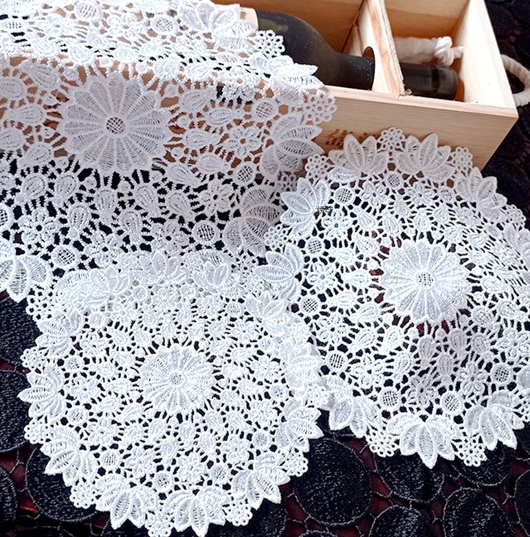 ドイリー1319❤️華麗なツル薔薇のドイリー✨大判60×32cm バラ トイ