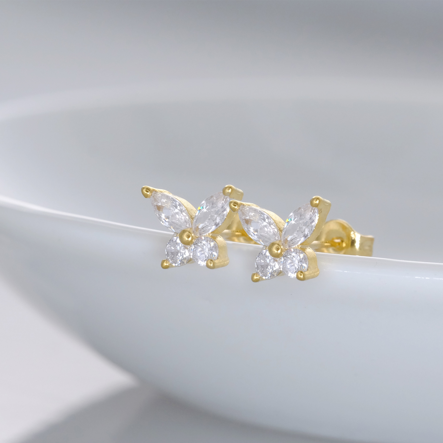 楽天市場】ピアス レディースK18イエローゴールド ポスト バタフライ