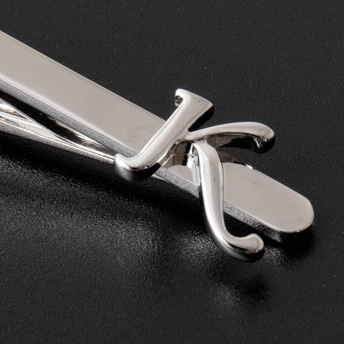 楽天市場】イニシャルデザインのネクタイピン イニシャルK CHILLWORK