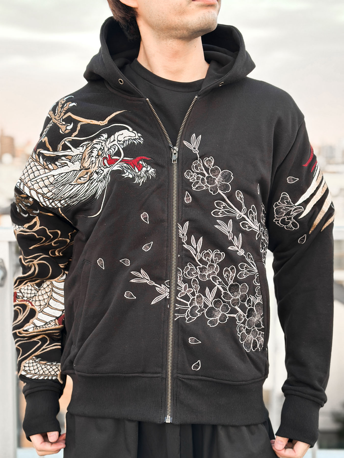 楽天市場】＜送料無料＞【絡繰魂・頂】“双龍×鳳凰ノ頂”総刺繍ZIP