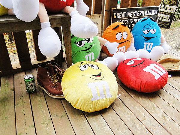 楽天市場】m&m's クッション イエロー アメリカン雑貨 アメリカ雑貨