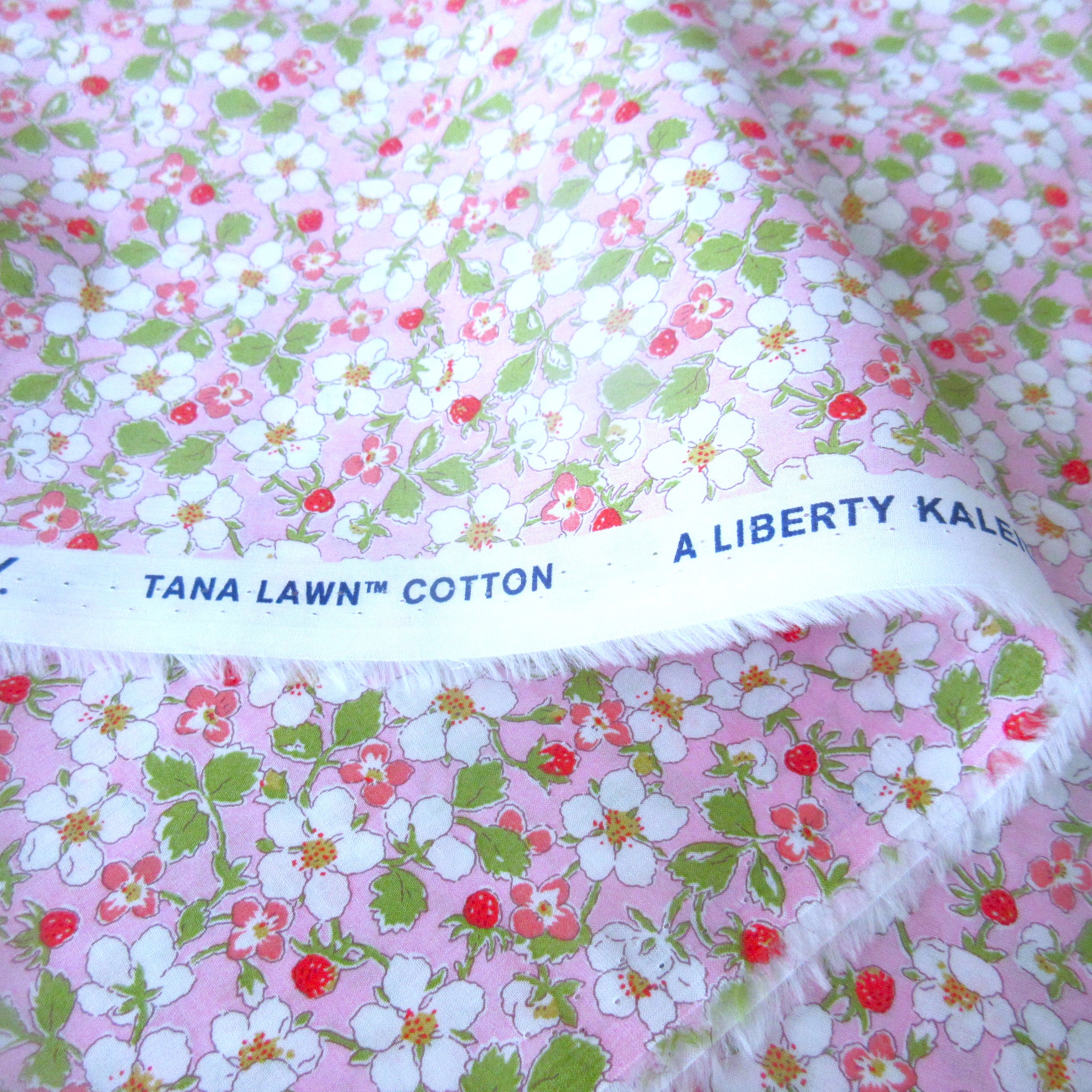 楽天市場】リバティ生地 Paysanne Blossom (ペイザンヌブロッサム