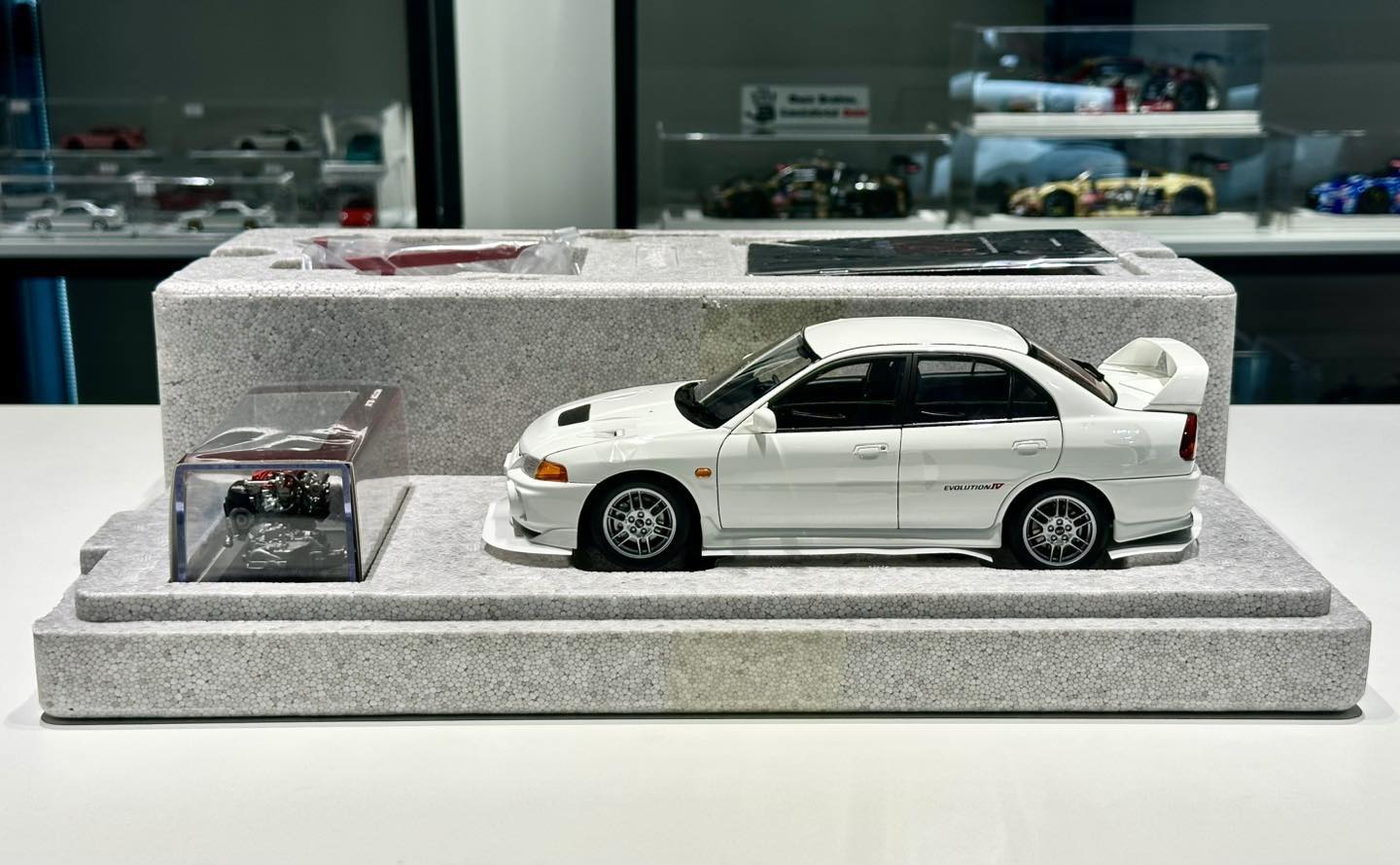 楽天市場】MotorHelix モーターヘリックス 1/18 ミニカー ダイキャスト