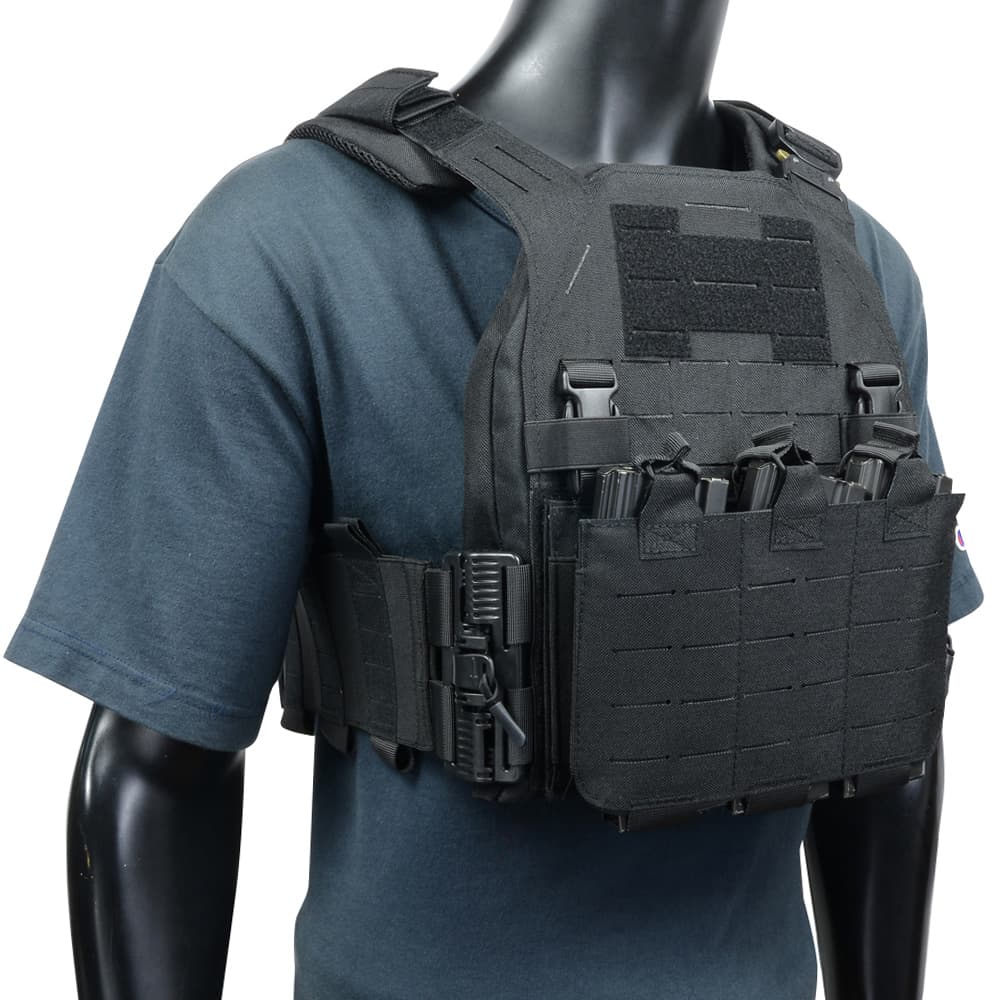 楽天市場】プレートキャリア 1000Dナイロン製 レーザーカットMOLLE