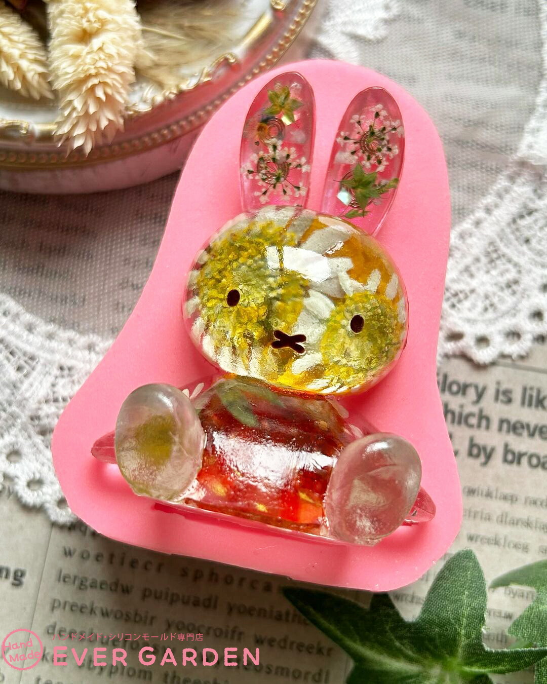 Mー519 オルゴナイト ❣️ ちょい悪うさぎ ❣️ 置物 レジン Mー519