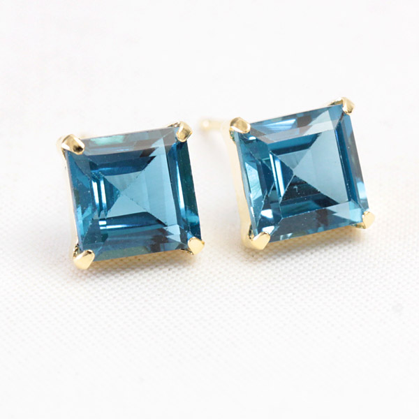 楽天市場】K18 大人色 ロンドンブルートパーズ ピアス 6.0mm スクエア