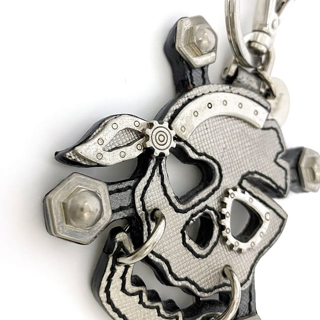 楽天市場】【送料無料】 プラダ チャーム シルバー ドクロ