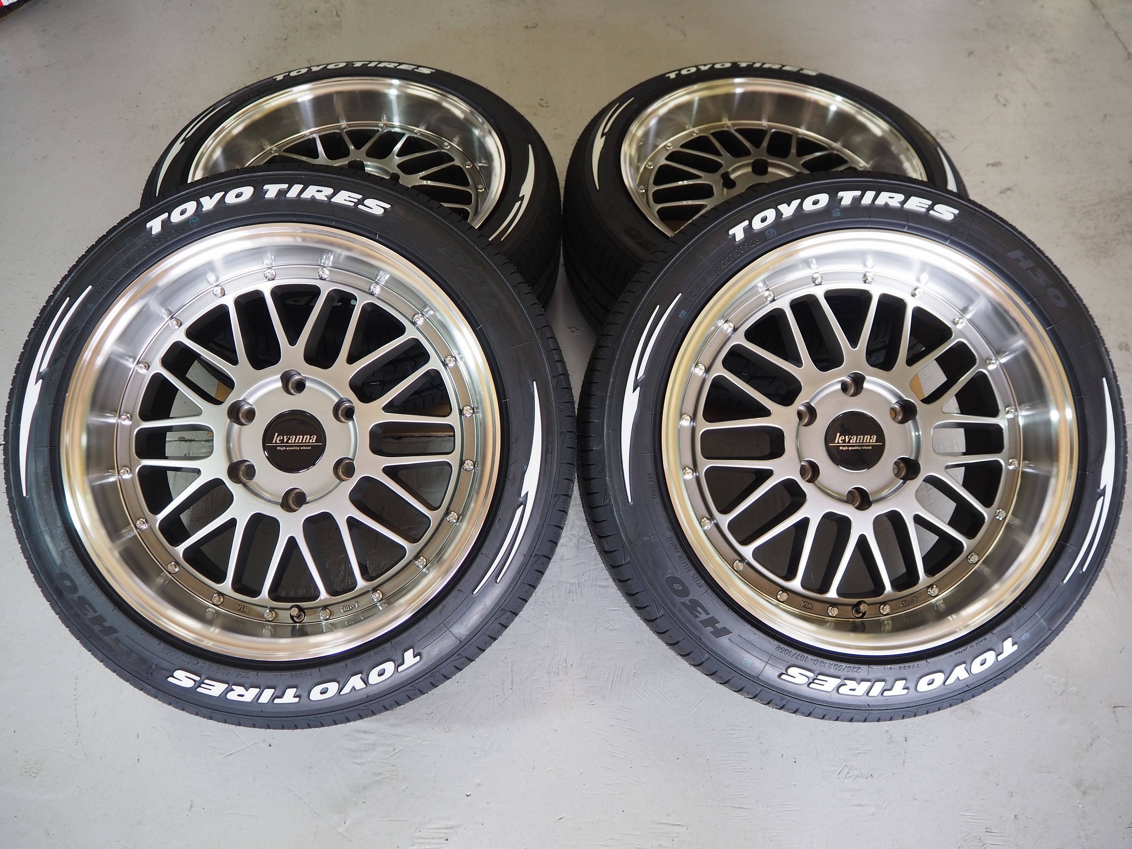 楽天市場】カスタムサイズ200系 ハイエース・レジアスlevanna V10LTH