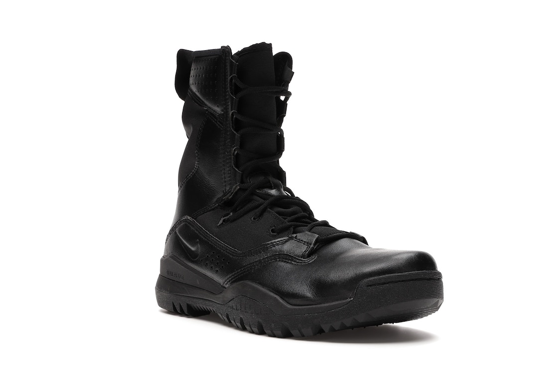 楽天市場】【今だけ500円割引クーポンあり!!】Nike Nike Special Field